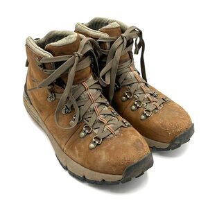 Danner Mountain 600 leather hiking boots, Women’s size 7.5, Rich brown color